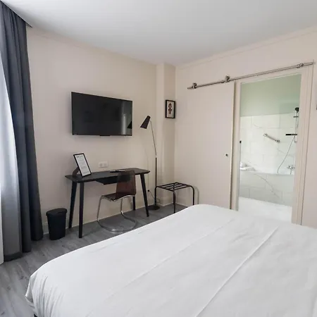 Отель Trianon Виши