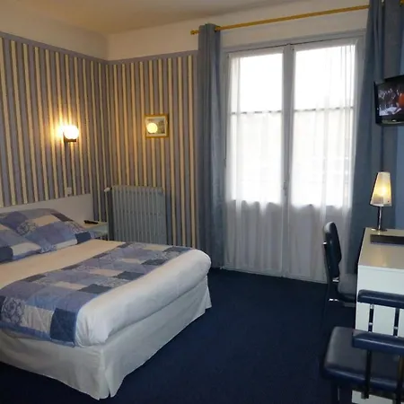 Trianon Hotel 2*