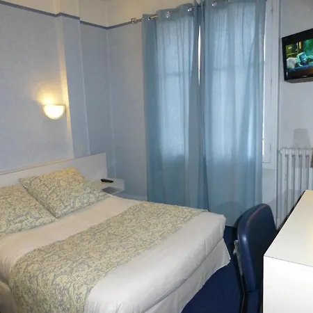 Trianon Hotel 2*