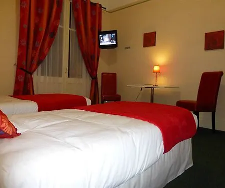 Отель Trianon 2*