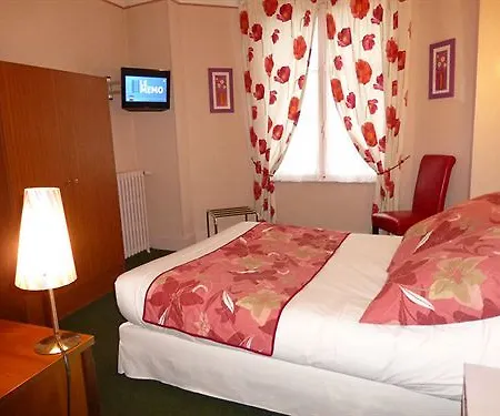 Отель Trianon 2*